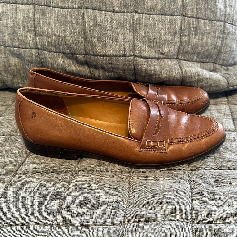 Etiene Aigner leather loafers